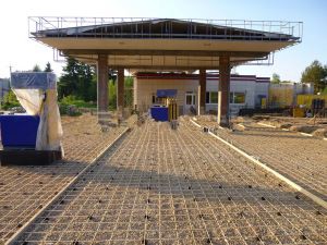 Pevnější, levnější a nerezavějící laminátová výztuž pro parkoviště